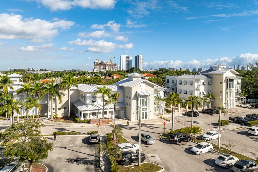 More Photos Of 15801 Biscayne Blvd, North Miami Beach Unknown For Lease