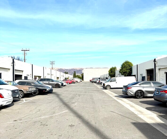 More Photos Of 20371 Prairie St, Chatsworth Manufacturing For Lease