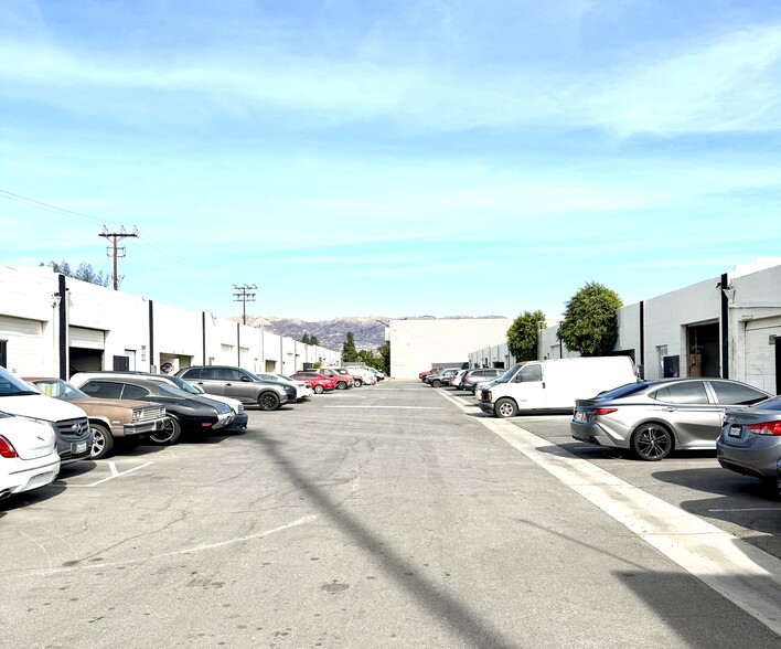 More Photos Of 20371 Prairie St, Chatsworth Manufacturing For Lease