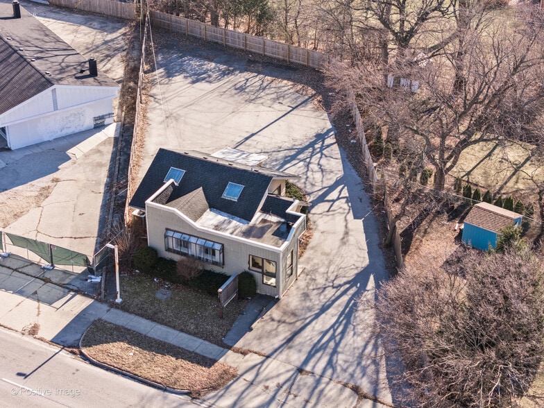 More Photos Of 1815 Dundee Rd, Northbrook Storefront Retail Office For Sale