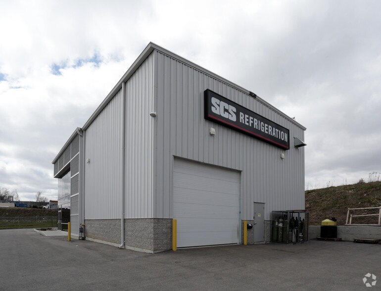 More Photos Of 6 Sereda Rd, Kitchener Warehouse For Lease