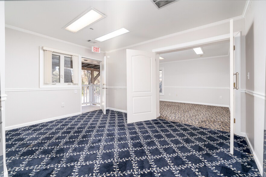 More Photos Of 3136 Clairmont Rd NE, Brookhaven Medical For Sale