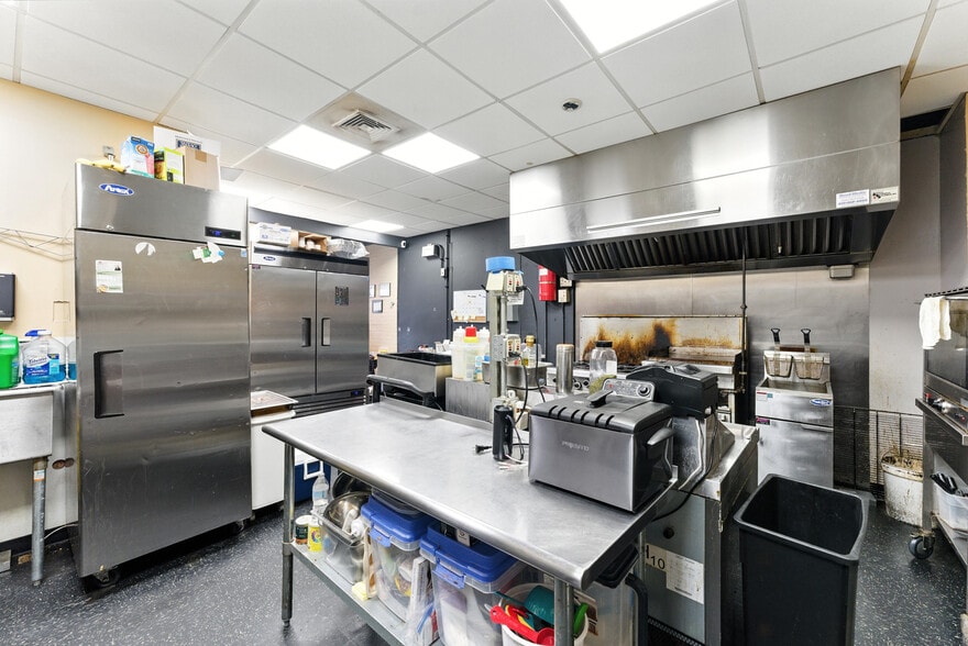 More Photos Of 674-678 Dickinson St, Springfield Freestanding For Sale