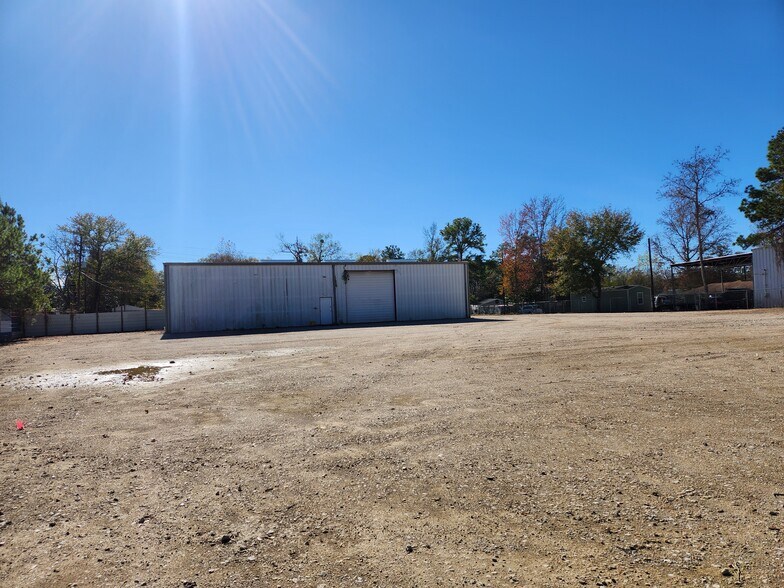 More Photos Of 22295 E Martin Dr, Porter Warehouse For Lease