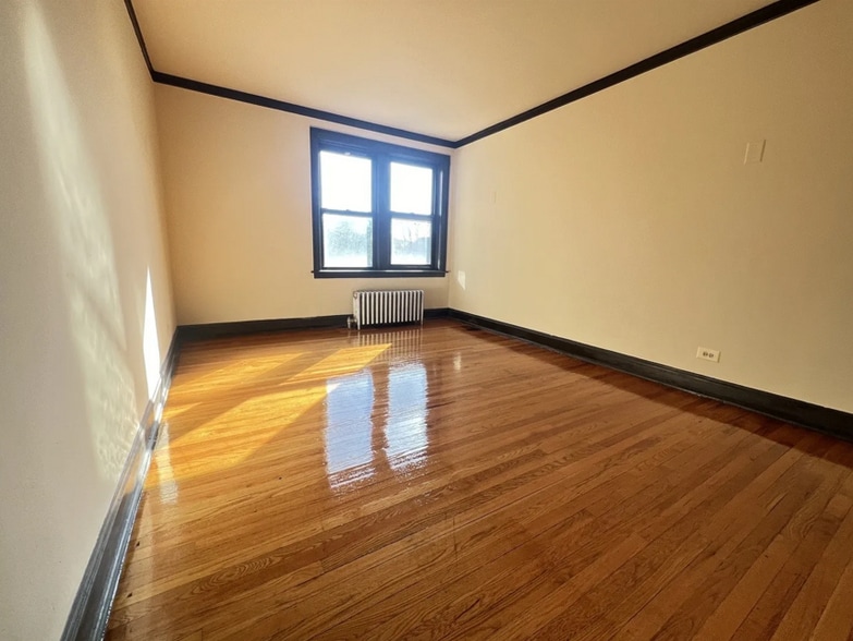 More Photos Of 7704 S Emerald Ave, Chicago Apartments For Sale