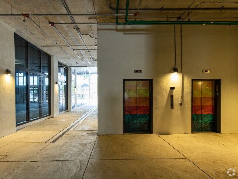 More Photos Of 2221 N Miami Ave, Miami Office For Lease