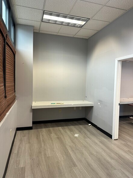 More Photos Of 1452 4th Ave, Huntington General Retail For Lease
