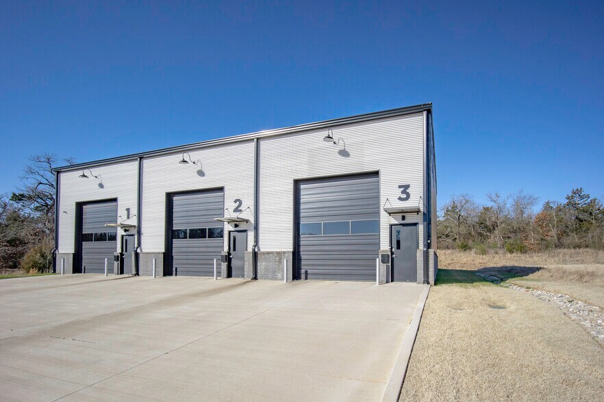 More Photos Of 6679 Prosper Rd, Edmond Showroom For Lease