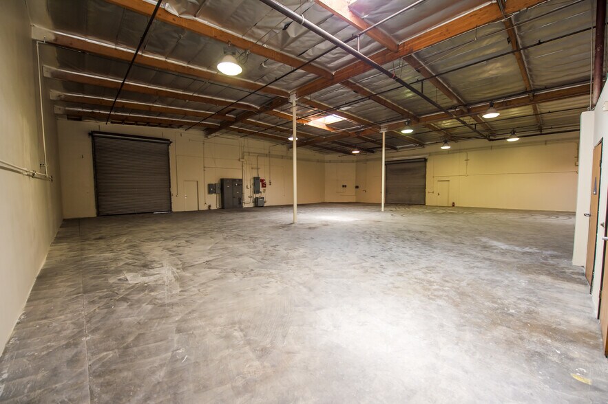 More Photos Of 10291 Trademark St, Rancho Cucamonga Warehouse For Lease