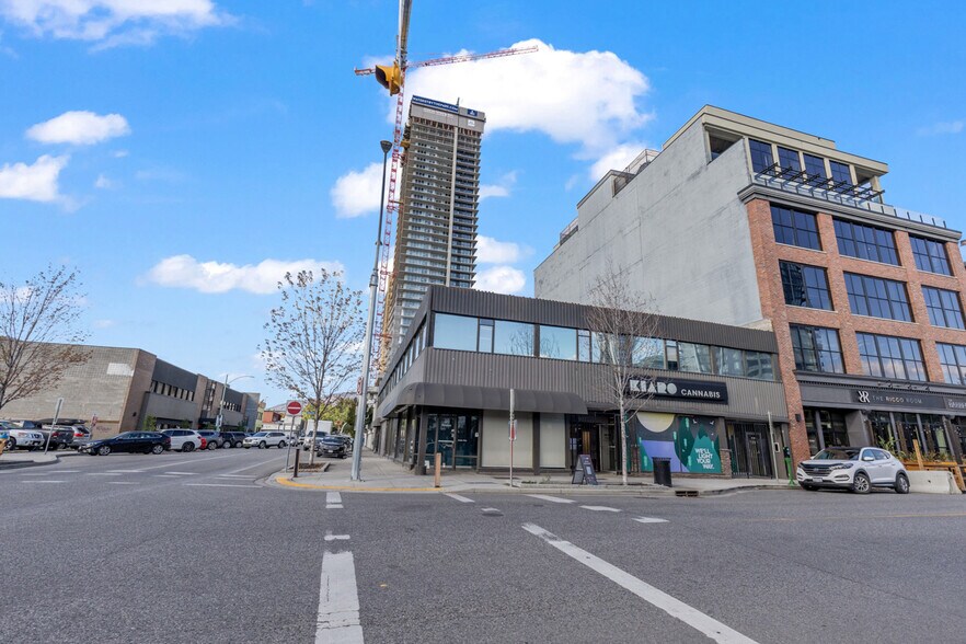 More Photos Of 1652 Pandosy St, Kelowna General Retail For Lease