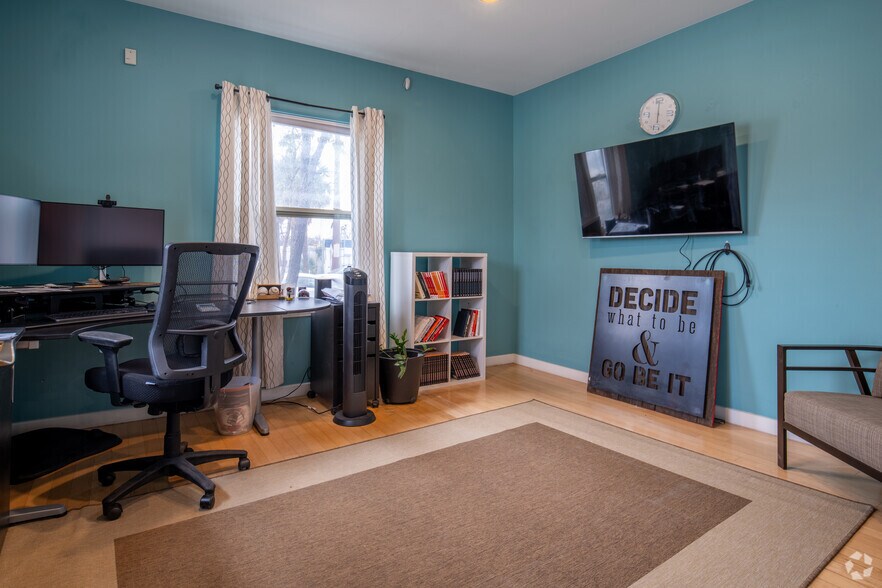 More Photos Of 504 W 38th St, Austin Unknown For Lease