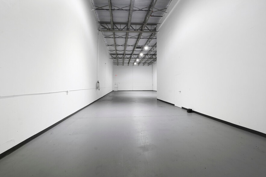 More Photos Of 955 NW 159th Dr, Miami Warehouse For Lease