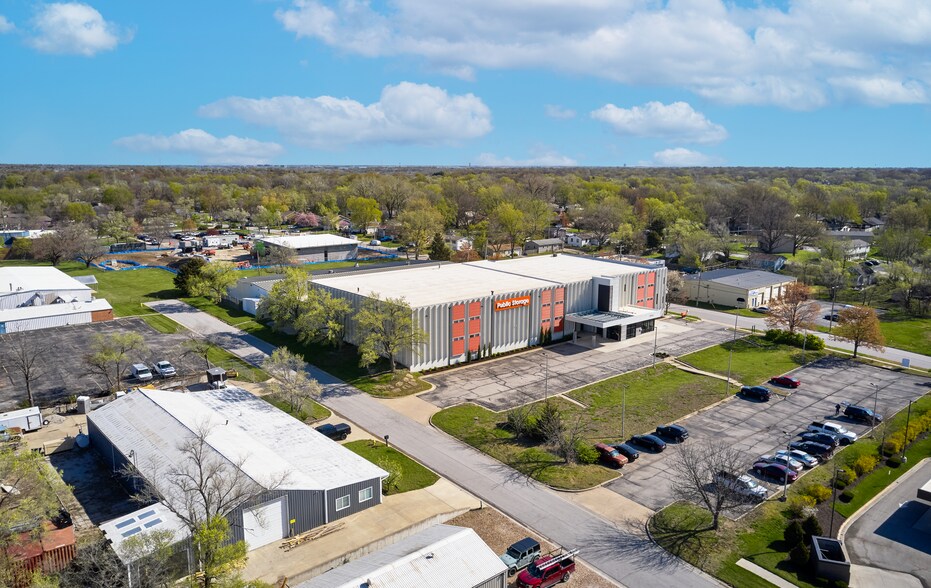More Photos Of 225 N Monroe St, Olathe Self Storage For Sale
