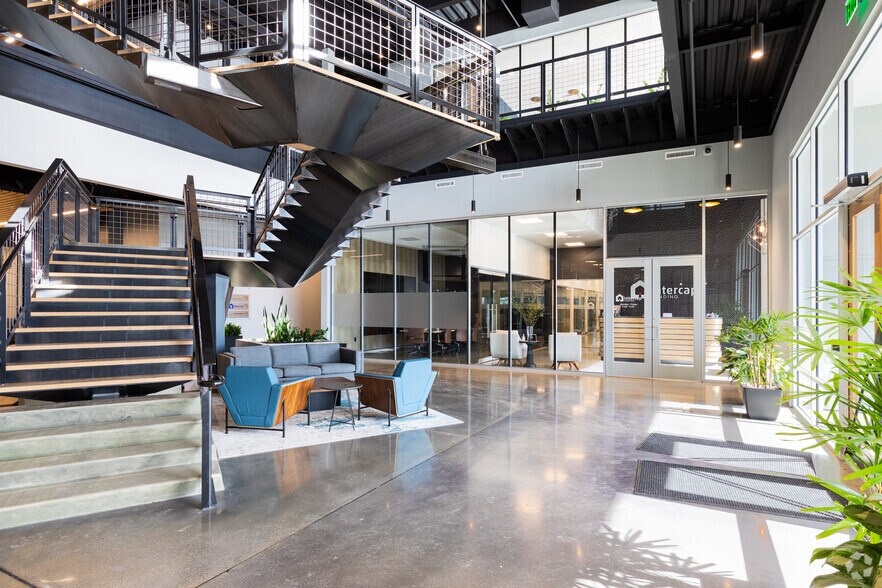 More Photos Of 365 S Garden Grove Ln, Pleasant Grove Office For Lease