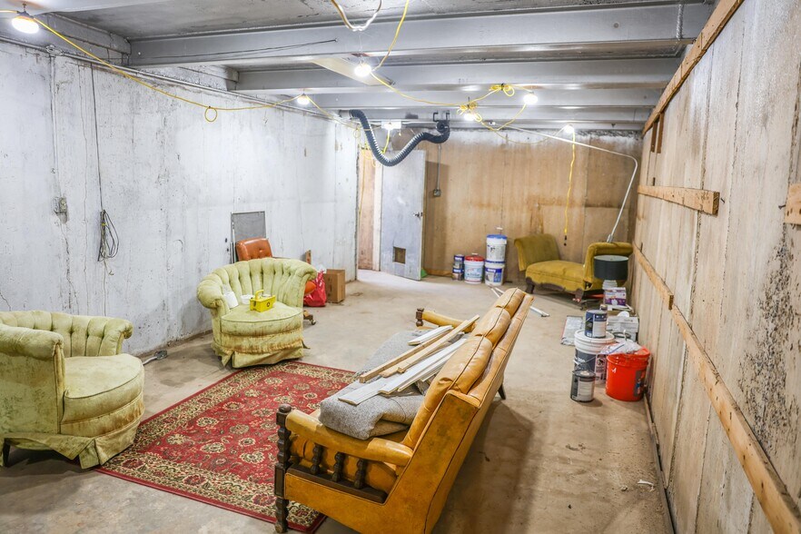 More Photos Of 2423 W Campbell Ave, Phoenix Warehouse For Sale