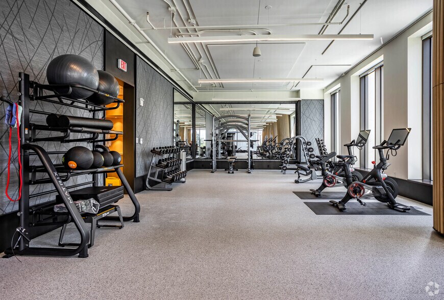 More Photos Of 1001 Water St, Tampa Office For Lease