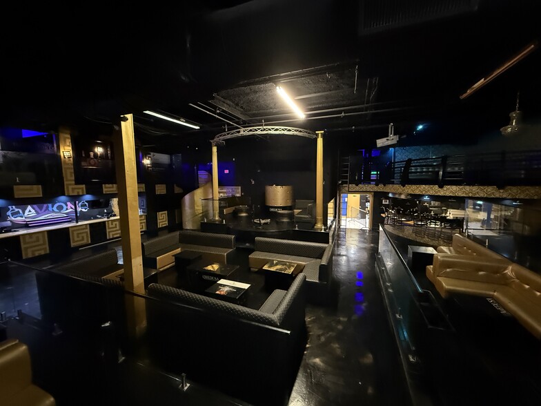 More Photos Of 1437 St Clair Ave NE, Cleveland Bar For Sale