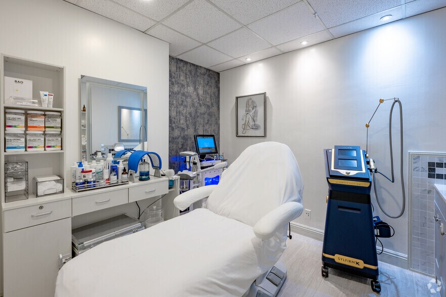 More Photos Of 9025 Wilshire Blvd, Beverly Hills Medical For Lease