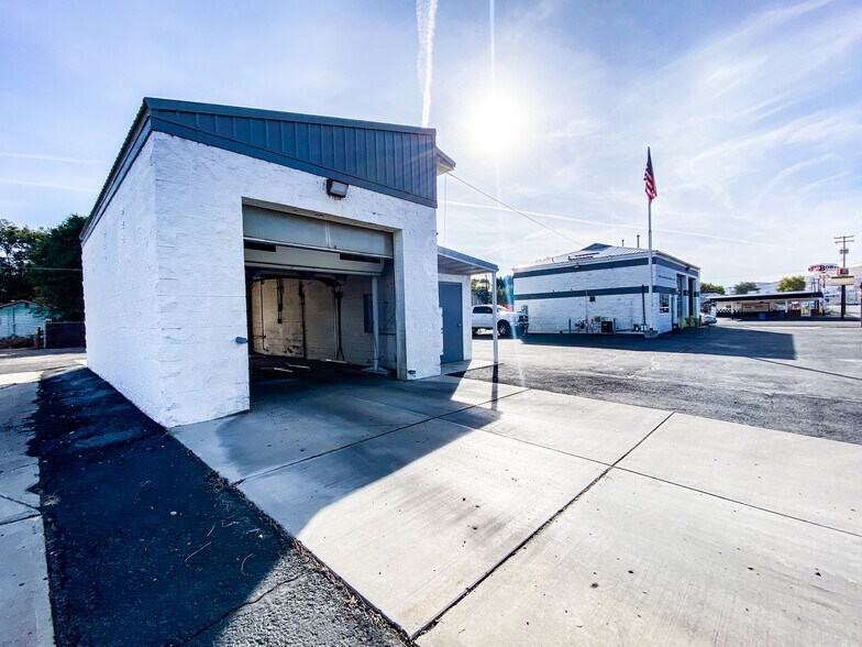 More Photos Of 2450 10th St, Baker City Carwash For Sale