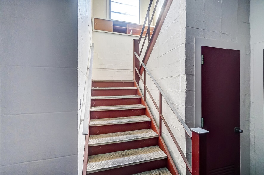 More Photos Of 150 E South College St, Yellow Springs Research And Development For Sale