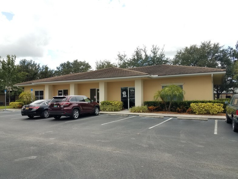 More Photos Of 5212-5216 Paylor Ln, Sarasota Office For Lease