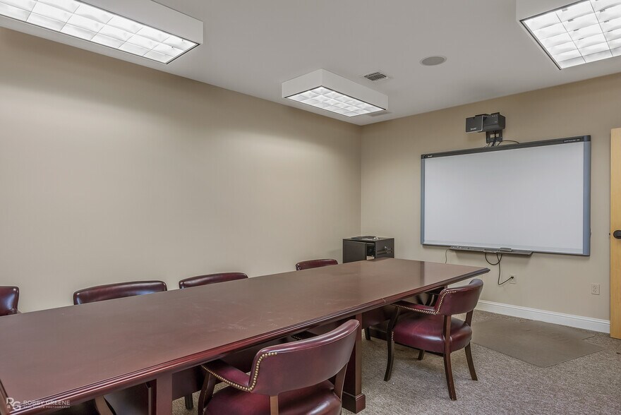 More Photos Of 10100 Woolworth Rd, Keithville Medical For Lease