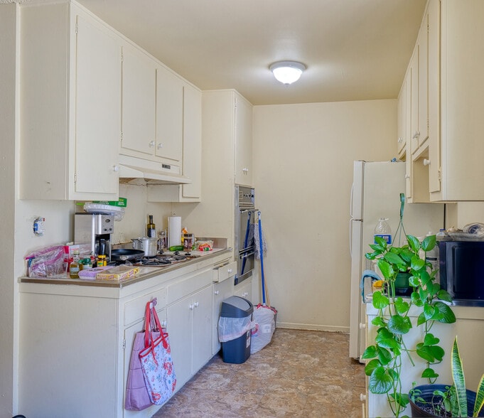 More Photos Of 1408 S Wilton Pl, Los Angeles Apartments For Sale