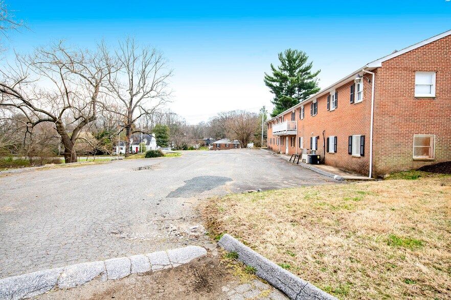 More Photos Of 715 S Shamrock Rd, Bel Air Office Residential For Sale