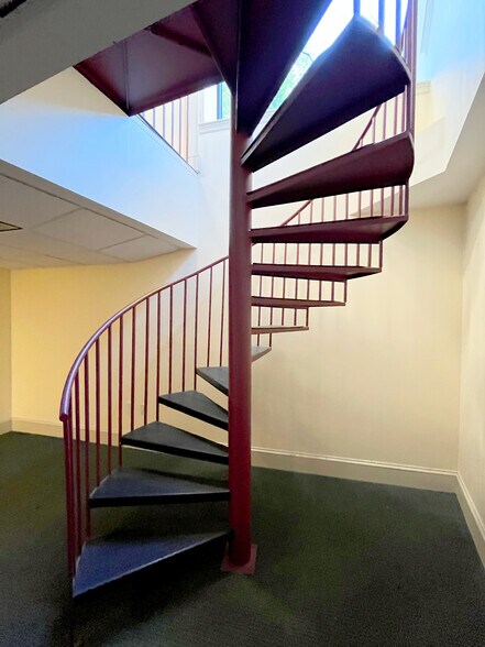 More Photos Of 1812 Massachusetts Ave, Cambridge Storefront Retail Office For Sale