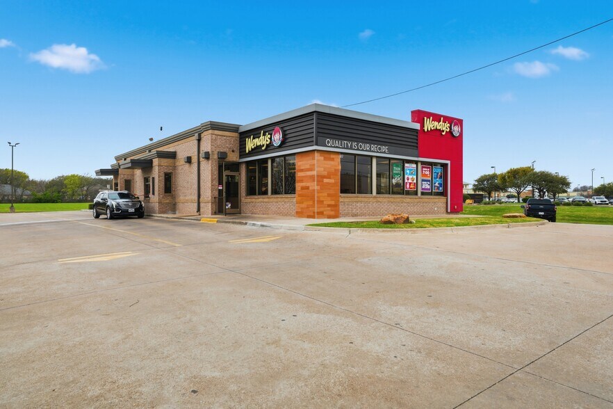 More Photos Of 1417 Hewitt Dr, Woodway Fast Food For Sale