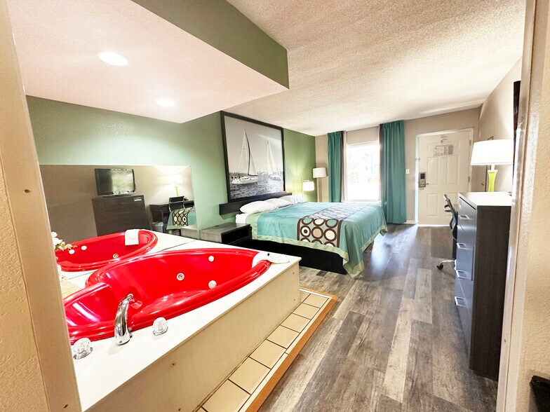 More Photos Of 2226 Highway 71, Marianna Hotel For Sale