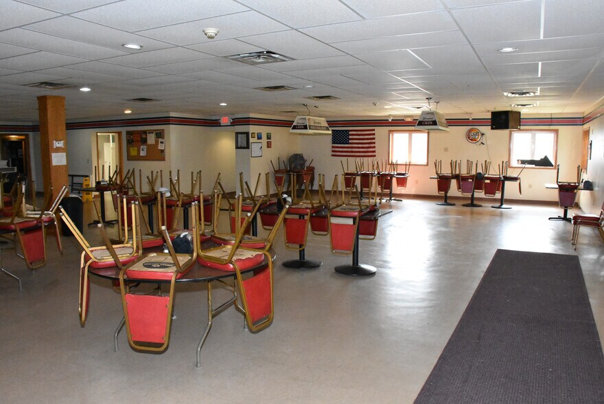 More Photos Of 18208 Cussewago Rd, Meadville Restaurant For Sale
