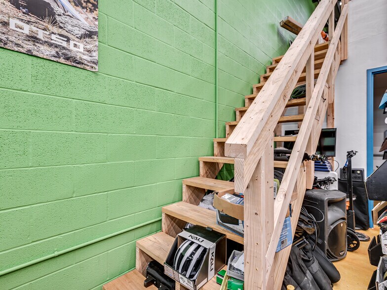 More Photos Of 111 N Broadway St, Tecumseh Office For Sale