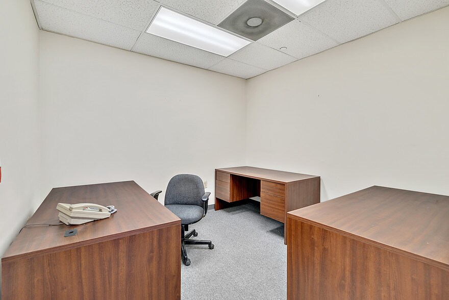 More Photos Of 8390 Terminal Rd, Lorton Flex For Sale