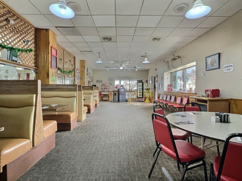 More Photos Of 203 E Cleveland St, Sundance Storefront Retail Office For Sale