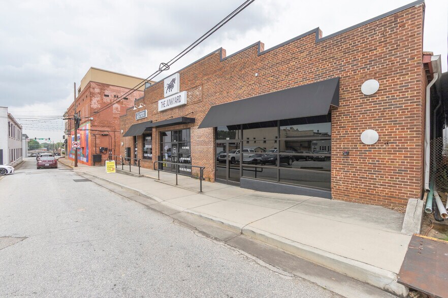 More Photos Of 107 E Orr St, Anderson Specialty For Sale