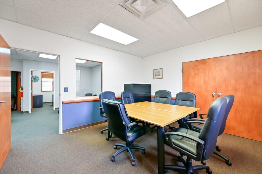 More Photos Of 3600 Rodeo Ln, Santa Fe Medical For Sale