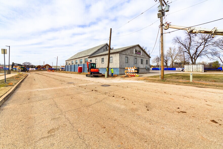 More Photos Of 2139 S Phoenix Ave, Tulsa Religious Facility For Sale