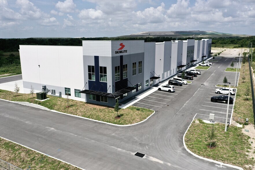 More Photos Of 1585 Centennial Blvd, Bartow Unknown For Lease