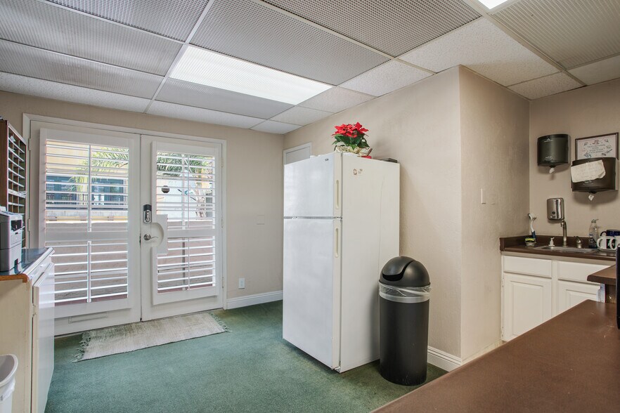 More Photos Of 2170 S El Camino Real, Oceanside Office For Lease