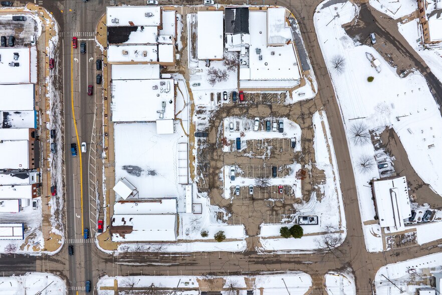 More Photos Of 117 E Allegan St, Otsego General Retail For Sale