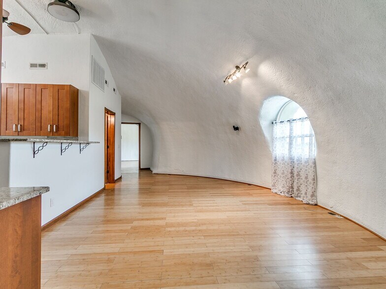 More Photos Of 6745 N Gregory Rd, Yukon Winery Vineyard For Sale