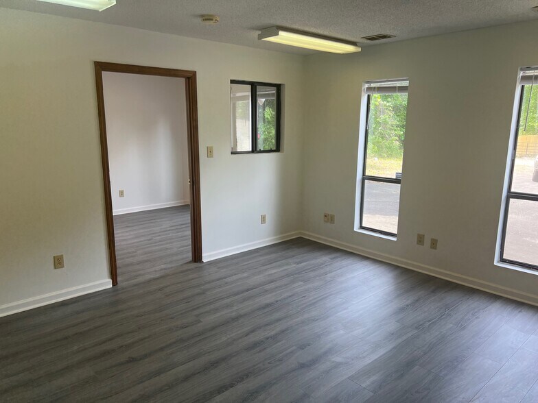 More Photos Of 330 Berry Garden Rd, Kernersville Warehouse For Lease