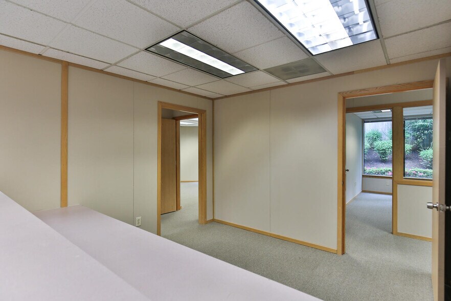 More Photos Of 14670 NE 8th St, Bellevue Medical For Lease