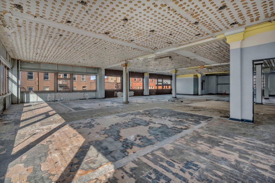 More Photos Of 112-130 Erie St S, Massillon Office For Sale