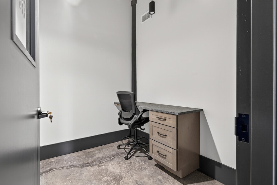 More Photos Of 200 Barrett St, Monroe Warehouse For Lease