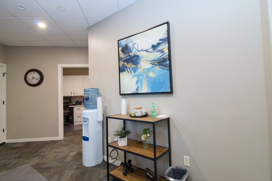 More Photos Of 5308 Parklane Pl, Kearney Office For Sale