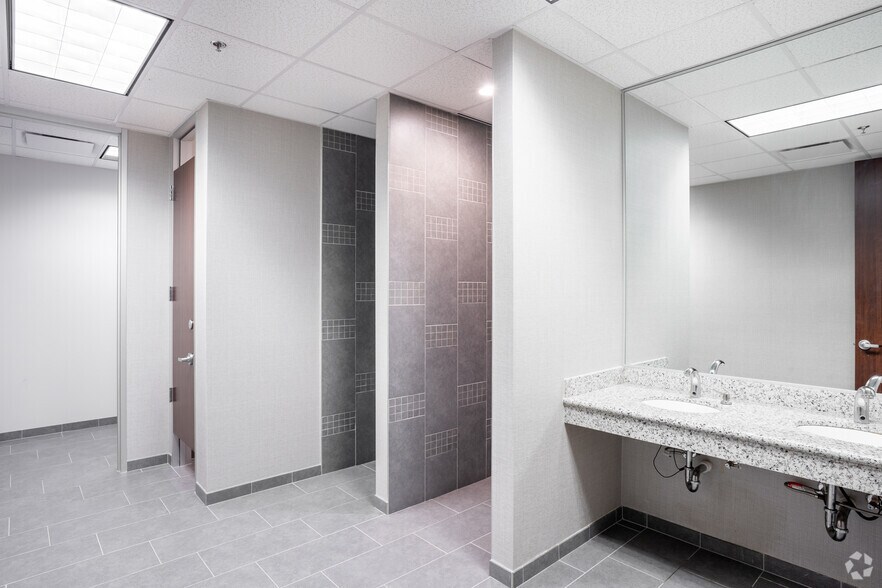 More Photos Of 1920 Country Place Pky, Pearland Medical For Lease