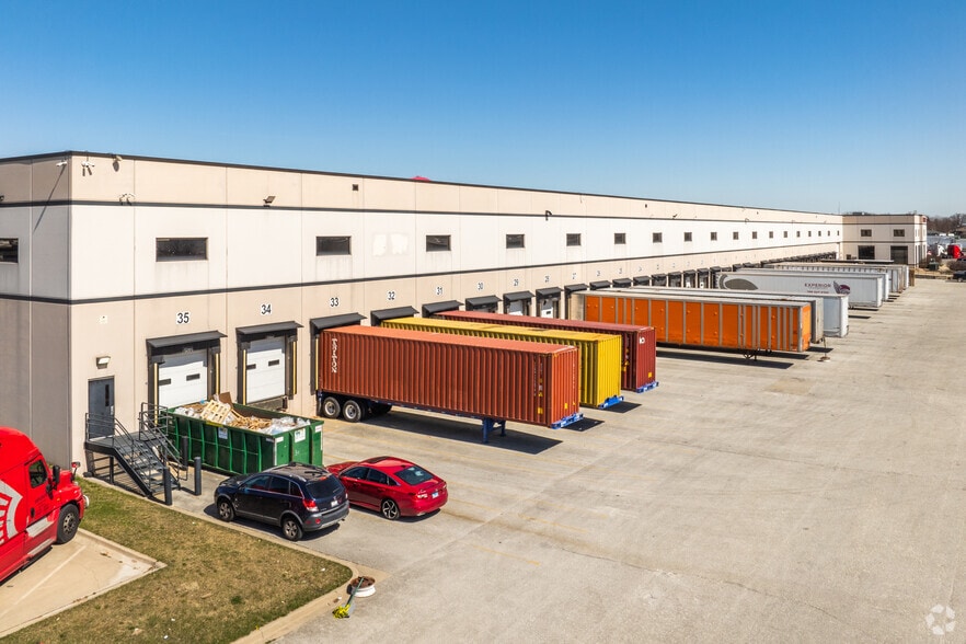 More Photos Of 12161 S Central Ave, Alsip Distribution For Lease