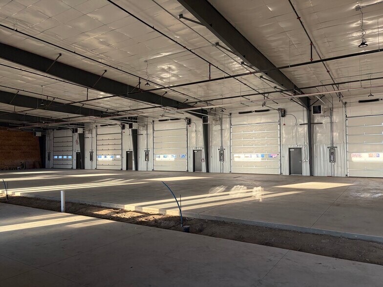 More Photos Of 5950 NW Beaver Dr, Johnston Industrial For Sale